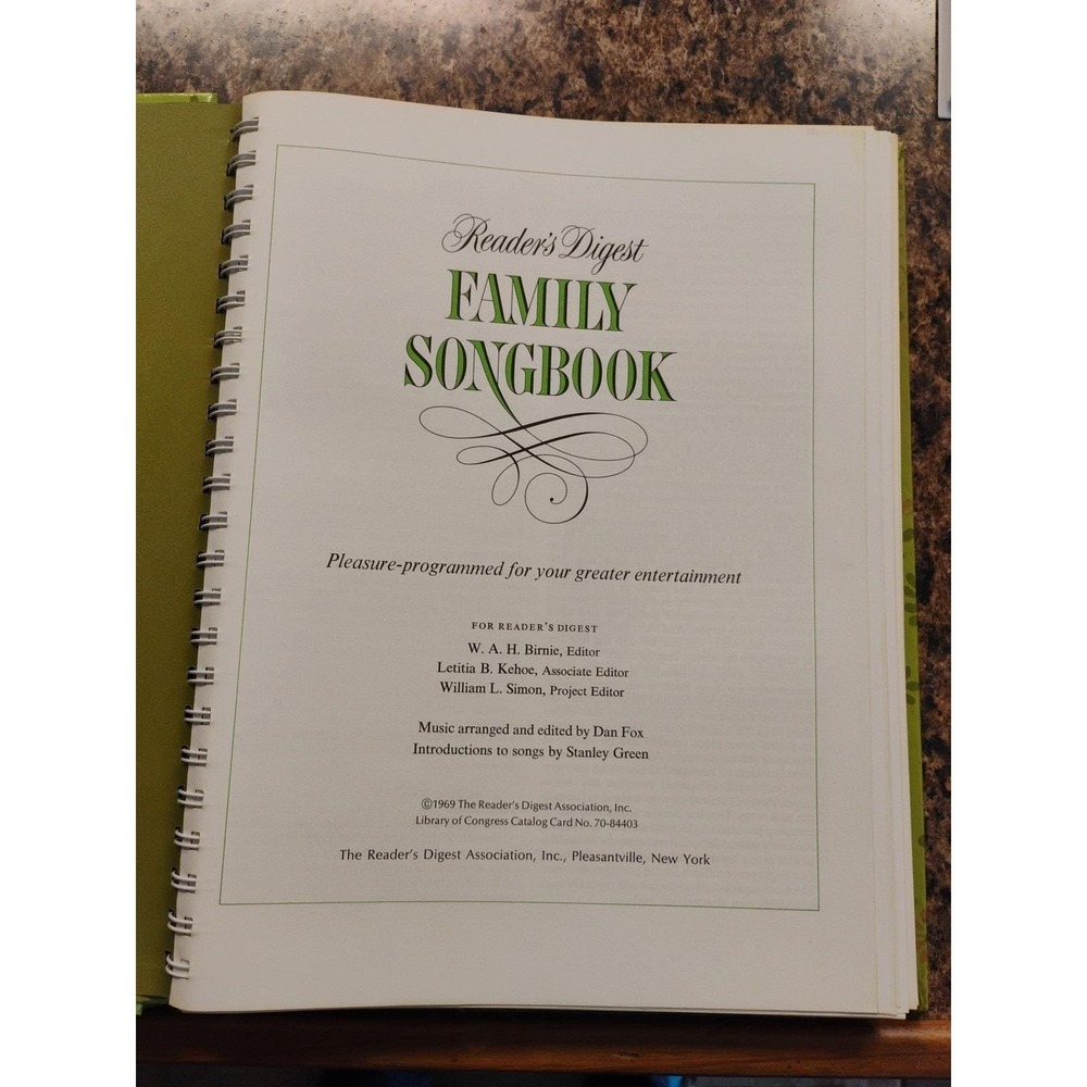 Vintage Readers Digest Family Songbook 1969 Over 120 Songs Piano w/ Lyrics Music - Picture 3 of 8